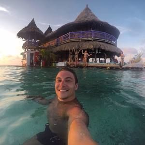 Meet your Posher, Jb